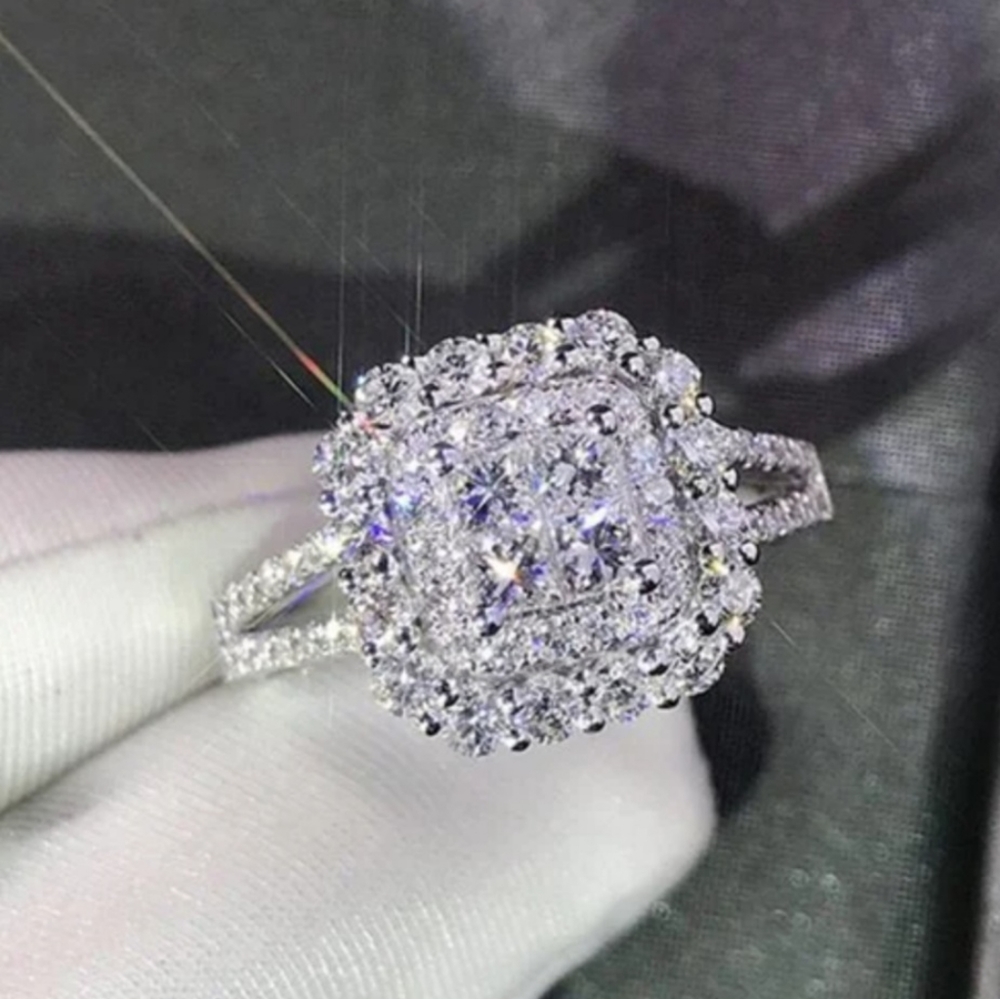 Woman's Ring